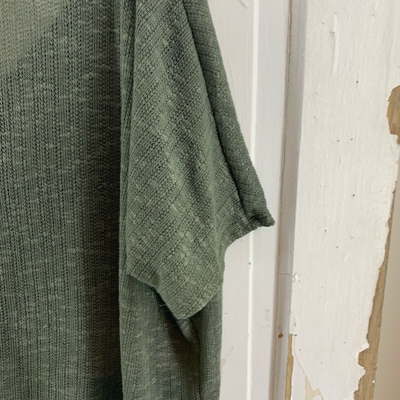 Shop Basic USA Scoop Back Lightweight Sweater L - Picture 2 of 5